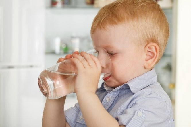 uống nhiều nước giúp thải độc cơ thể nhanh hơn