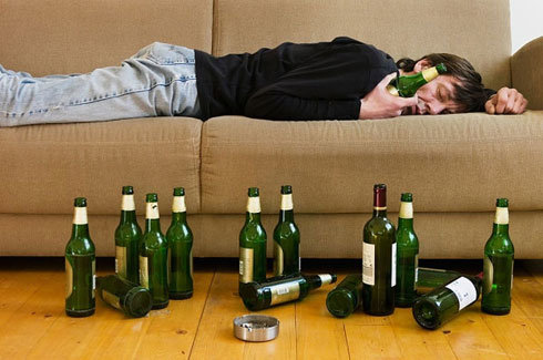 Uống nhiều rượu gây suy yếu hệ miễn dịch